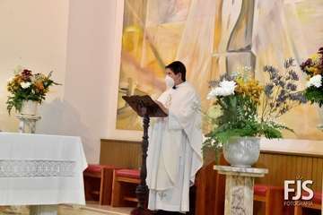  Decenas de fieles rinden pleitesía a San Antonio de Padua en Clavellinas/Francisco Javier Santana.